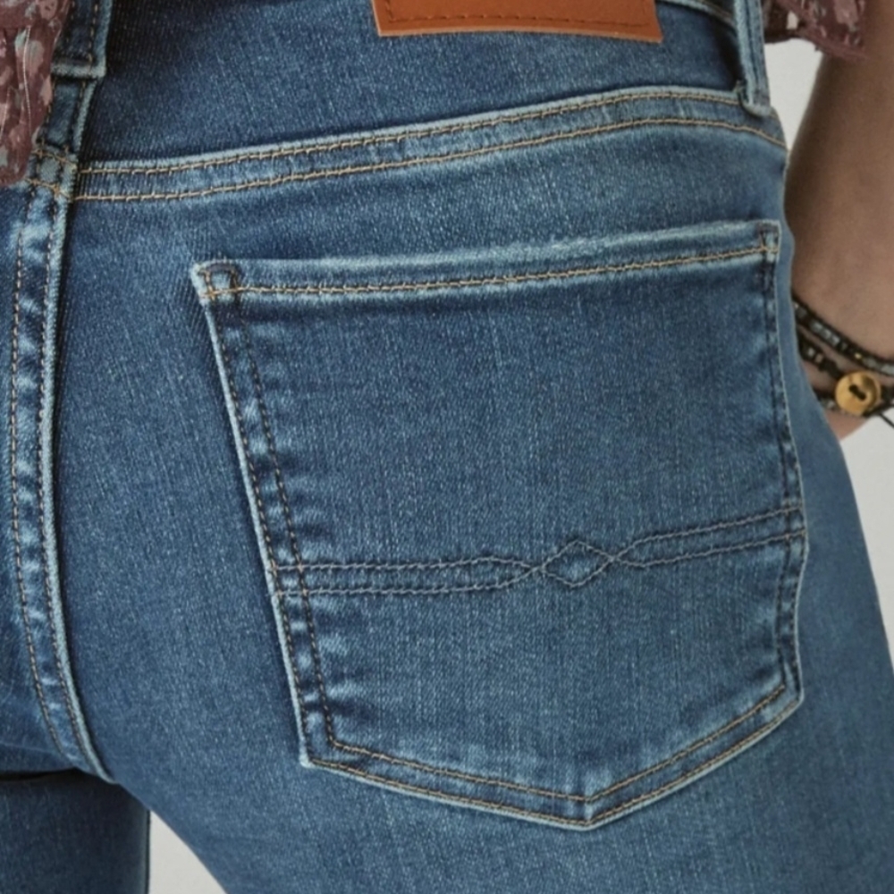 Lucky Brand Sweet Boot Jeans Mid Rise Distressed Medium Blue Size 31 Button Fly - Picture 4 of 12